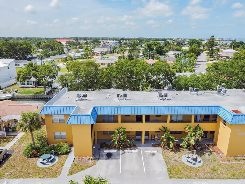 439 S Paula Dr #202, FL
