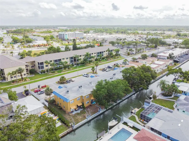 439 S Paula Dr #202, FL