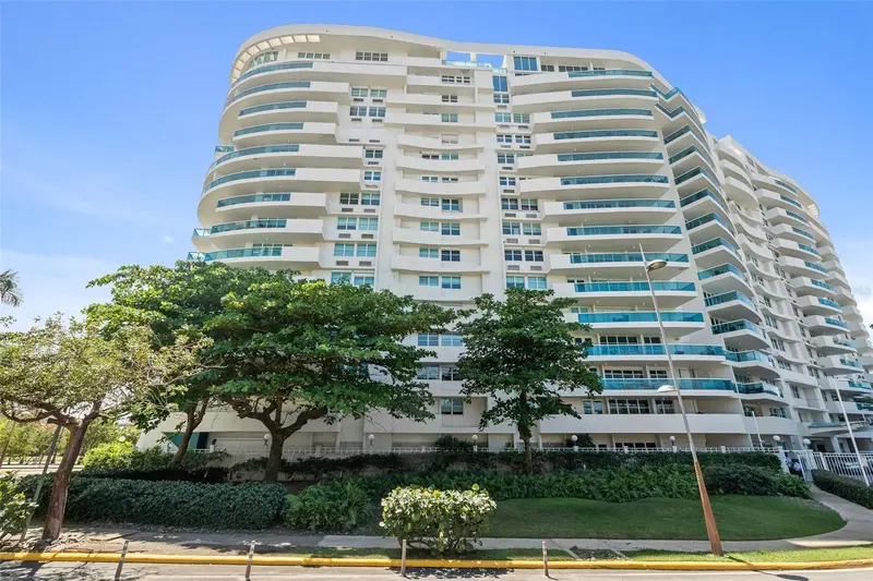 550 Avenida Constitucion #Ph-1608, PR