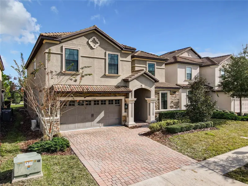 1305 Divot Way, FL