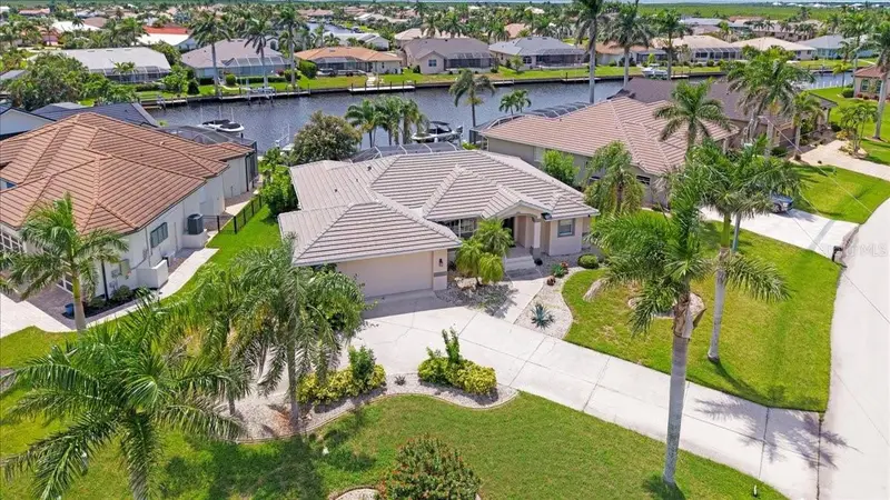 527 Saint Girons Ct, FL