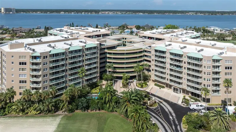 4 Oceans West Blvd #601a, FL