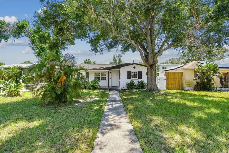 4728 9th Ave N, FL