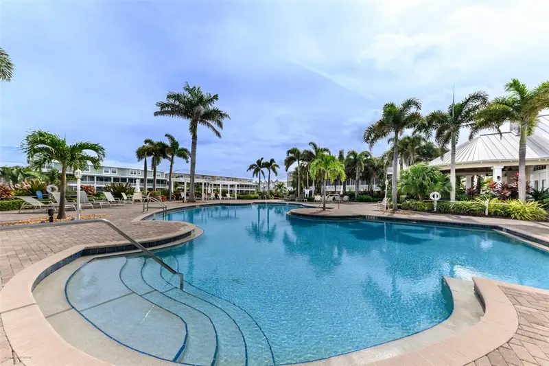 10300 Tarpon Landings Ter #4, FL