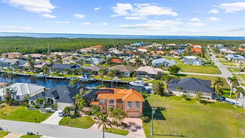 3805 Saba Ct, FL