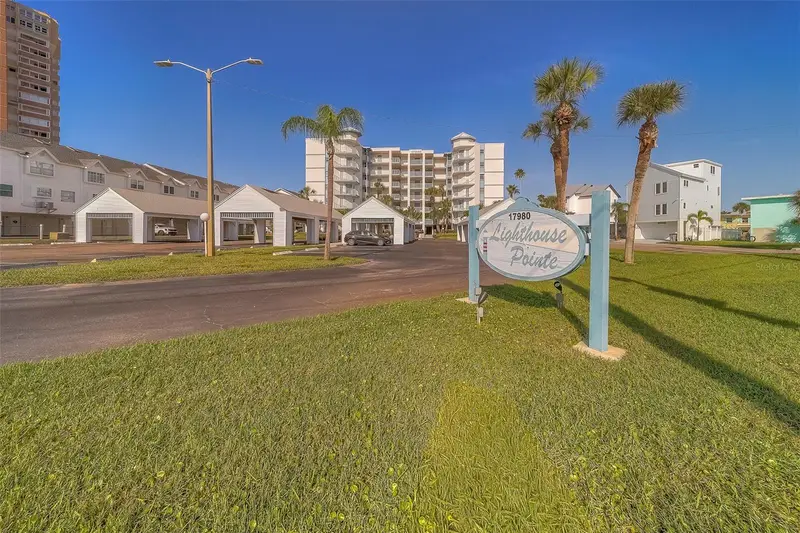 17980 Gulf Blvd #402, FL