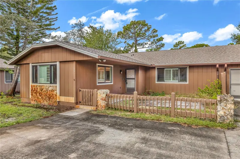 55 Crooked Pine Rd, FL