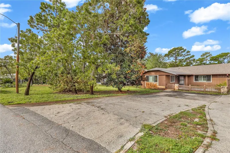 55 Crooked Pine Rd, FL