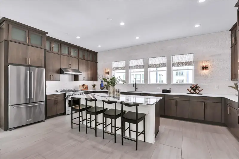 2269 Valentine Aly, FL