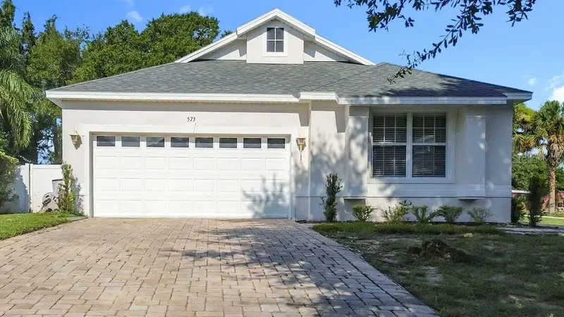 573 Neumann Village Ct, FL
