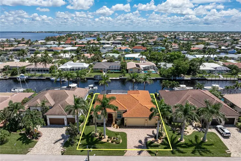 48 Tropicana Dr, FL