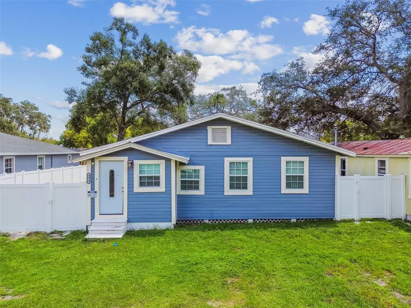 8413 N Hamner Ave, FL