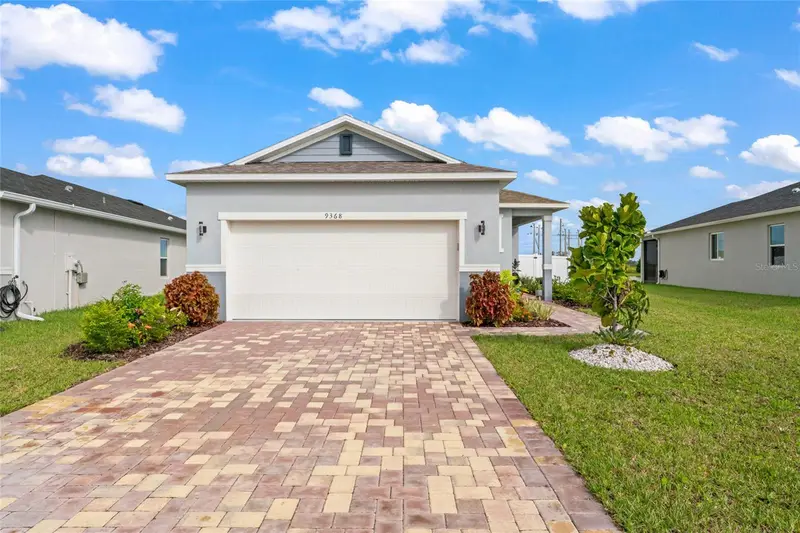 9368 Sandy Bluffs Cir, FL