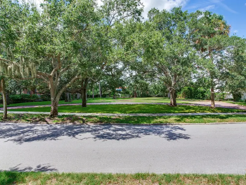 5001 S Shore Crest Cir, FL
