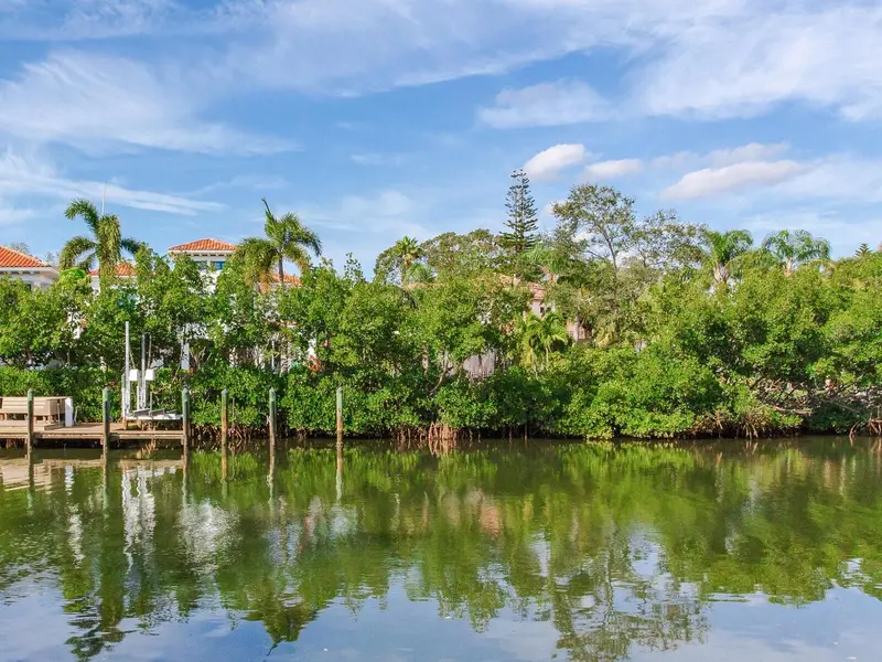 5001 S Shore Crest Cir, FL