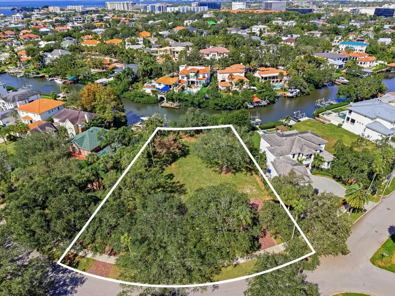 5001 S Shore Crest Cir, FL