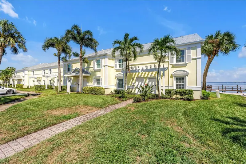4982 Coquina Key Dr Se, FL