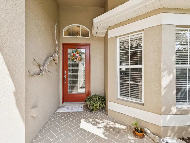 18711 Rolling Hills Loop, FL