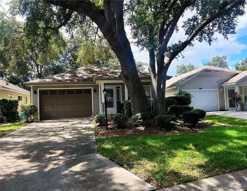 25119 Cranes Roost Cir, FL