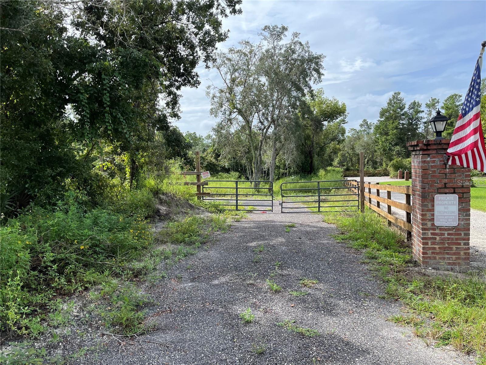2500 Leonard Dr, FL