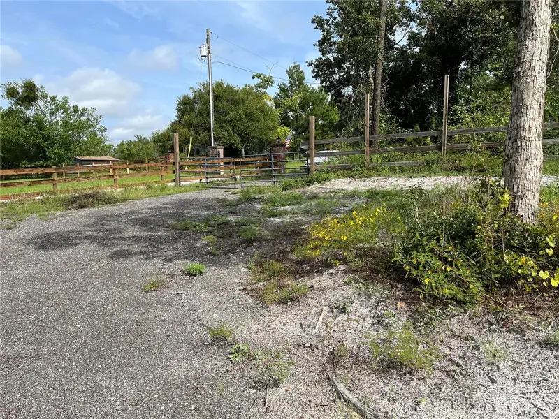 2500 Leonard Dr, FL