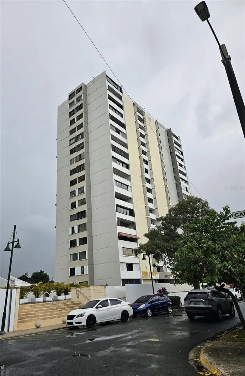 1261 Luis Vigoreaux Ave #18d, PR
