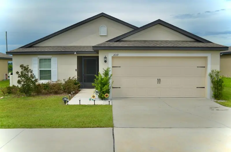 1639 Swan Lake Cir, FL