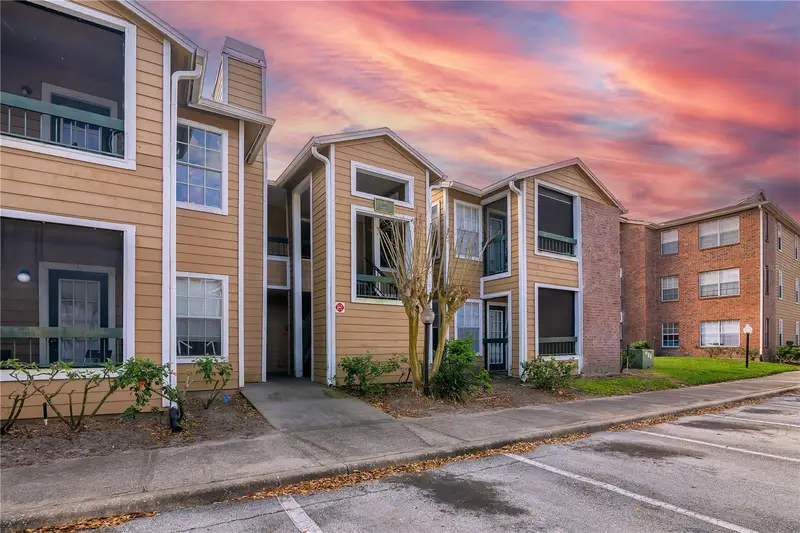 5530 Chrishire Way #D204, FL