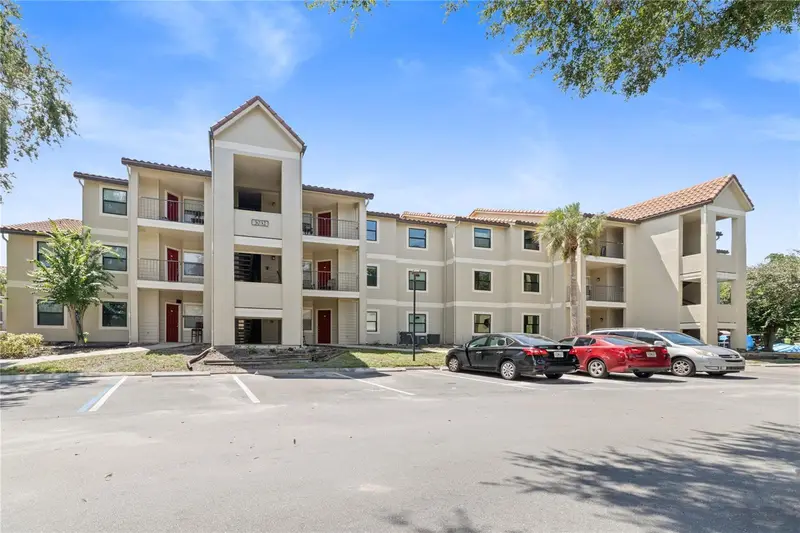 3032 Parkway Blvd #208, FL
