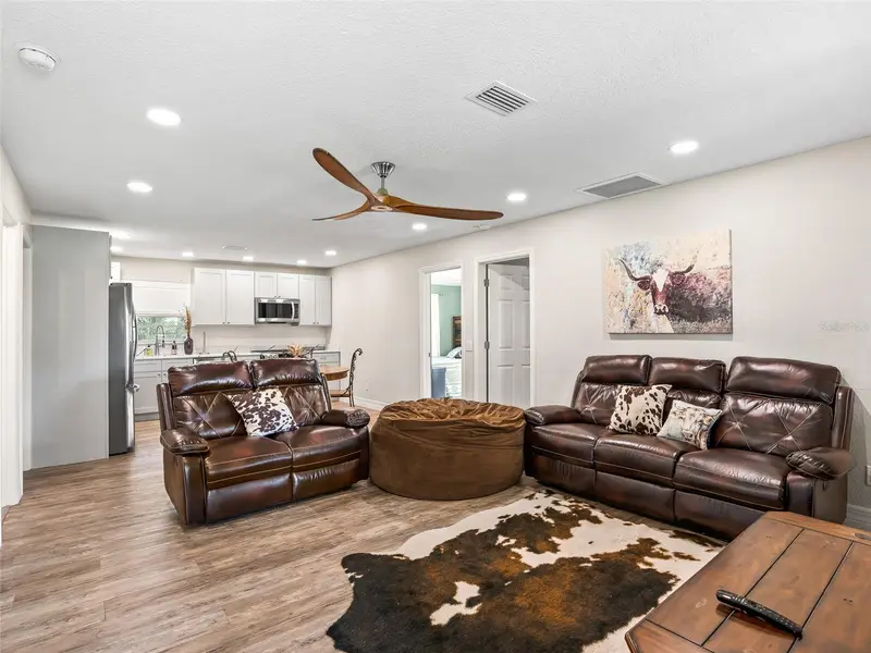 10291 W Highway 40, FL