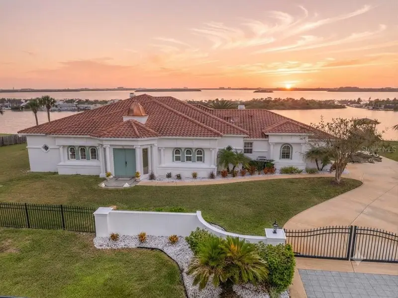 660 Lambert Ave, FL