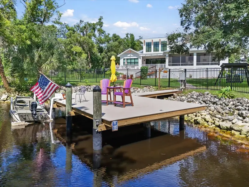 8317 Alafia Pointe Dr, FL