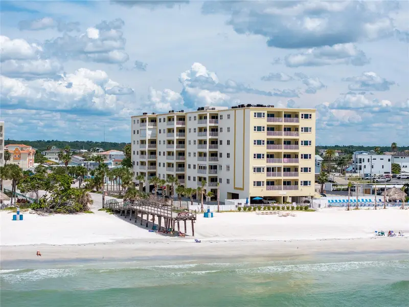 17450 Gulf Blvd #206, FL