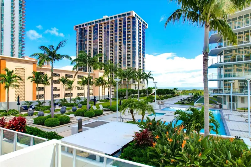 145 2nd Ave S #521, FL