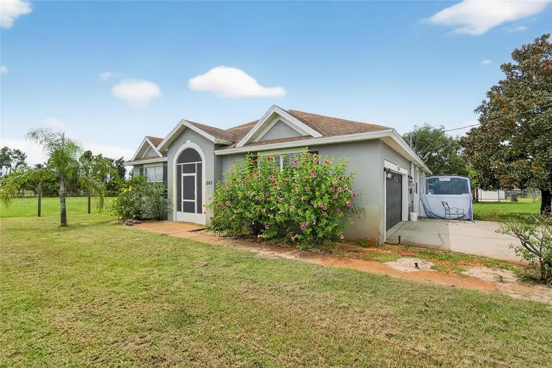 863 C F Kinney Rd, FL