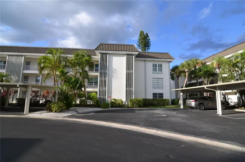 4420 Exeter Dr #208, FL