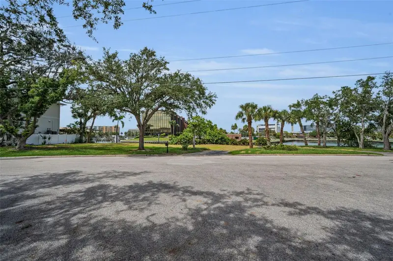 56 Sandpiper Rd, FL