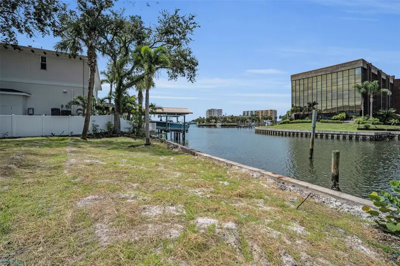 56 Sandpiper Rd, FL