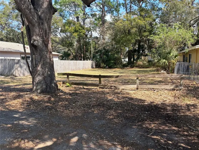 422 Maple Way, FL