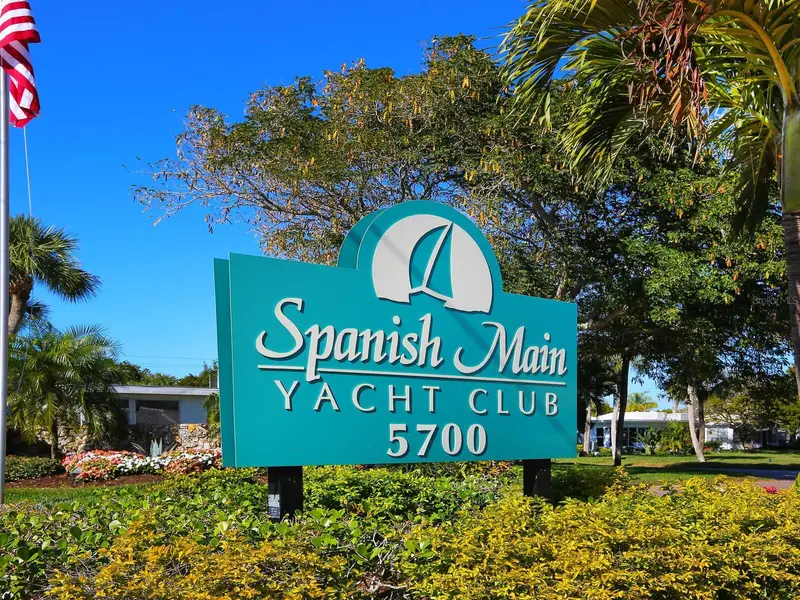 667 El Centro, FL