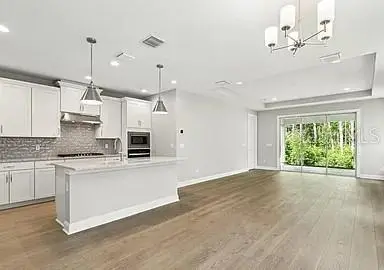 15 Mulberry Rd, FL
