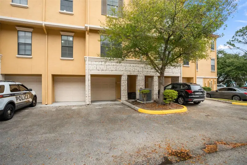 6119 Metrowest Blvd #106, FL