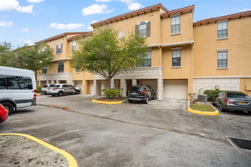 6119 Metrowest Blvd #106, FL