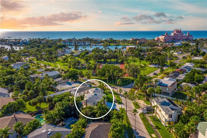 3250 E Debazan Ave, FL