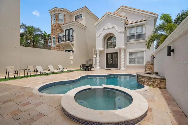 1402 Titian Ct, FL