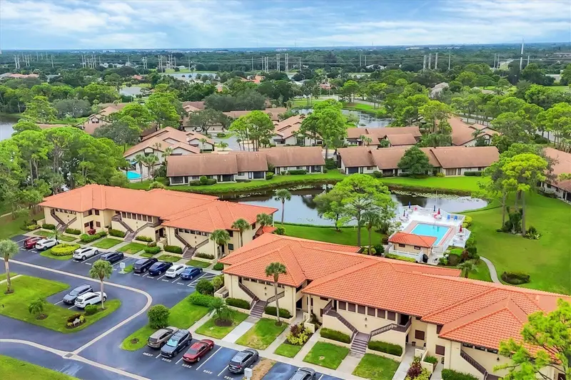 5216 Lake Village Dr #71, FL
