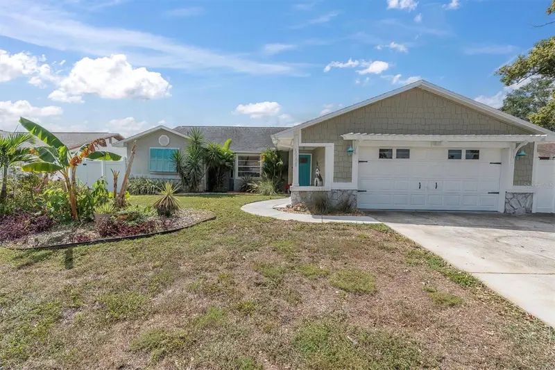 10105 Briar Cir, FL