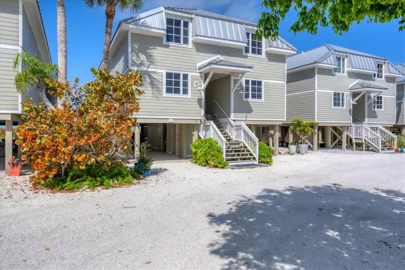 480 Gulf Blvd #6, FL
