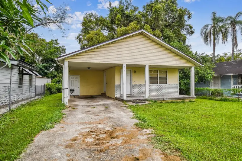 8205 N Semmes St, FL