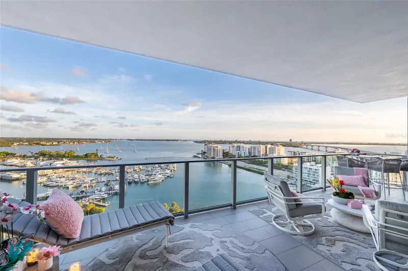 1155 N Gulfstream Ave #1607, FL